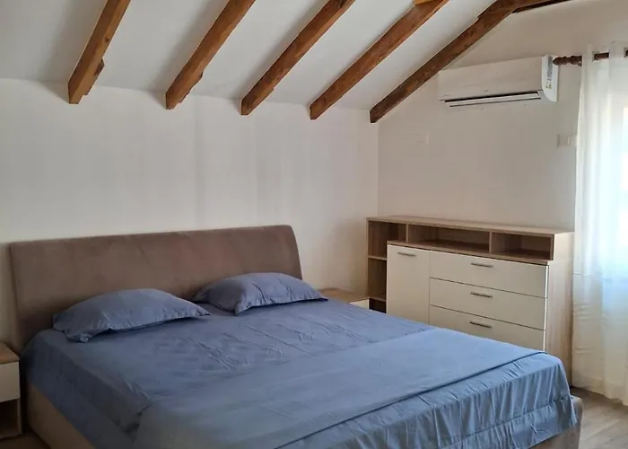 New Fabulous Attic - Modern And Stylish Διαμέρισμα