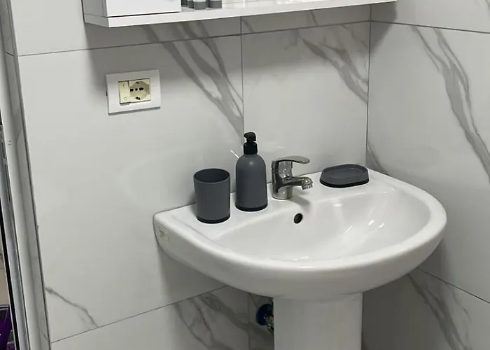 Lejlighed New Fabulous Attic - Modern And Stylish Tirana