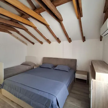 Apartment New Fabulous Attic - Modern And Stylish Tirana