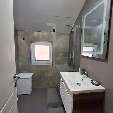 New Fabulous Attic - Modern And Stylish Daire *