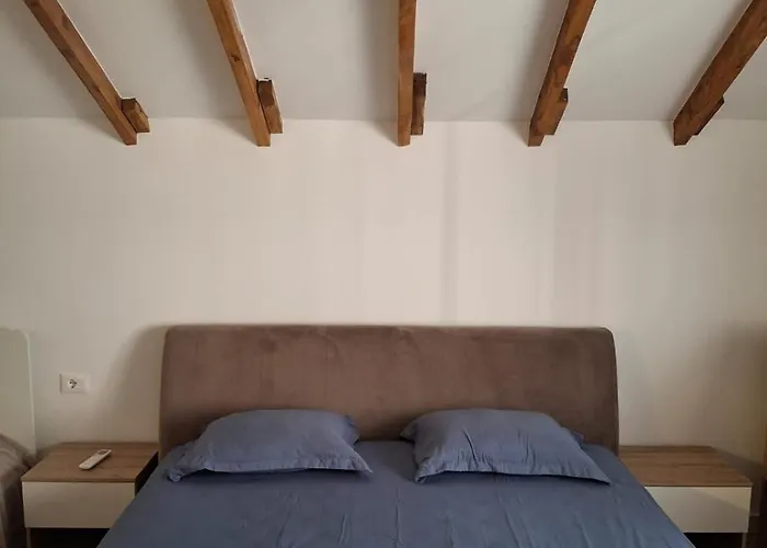 New Fabulous Attic - Modern And Stylish Apartman Tirana