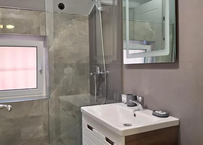 New Fabulous Attic - Modern And Stylish ティラナ